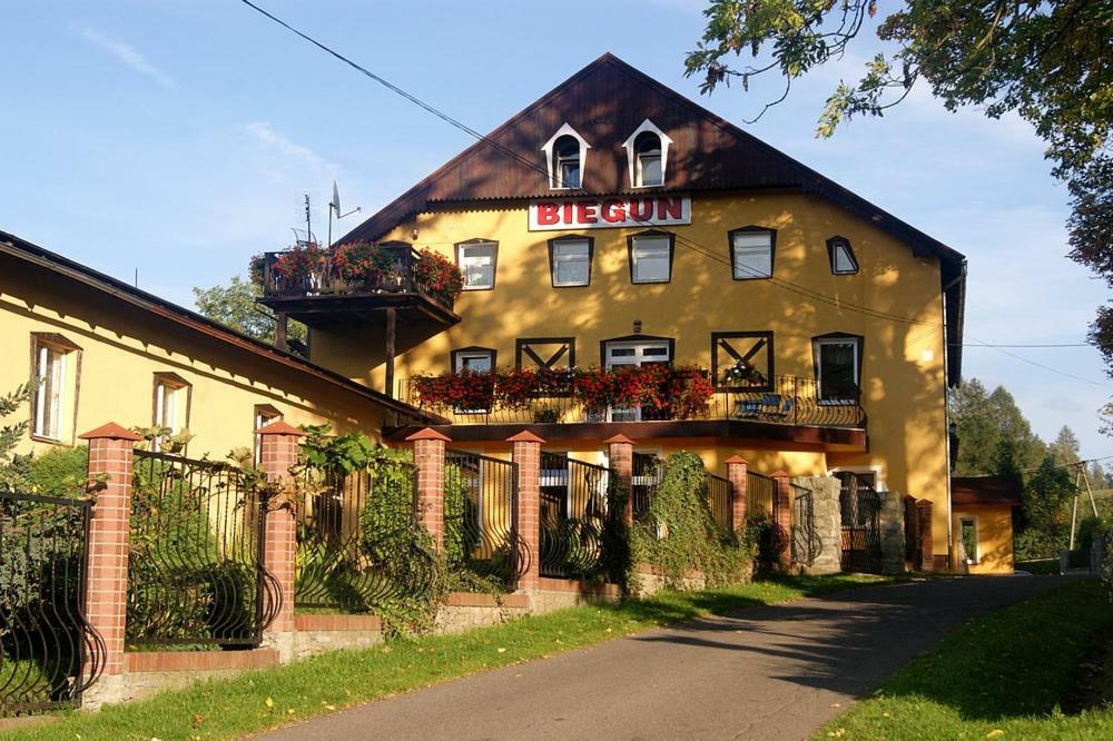 Dom Goscinny Biegun Wałbrzych Exteriör bild